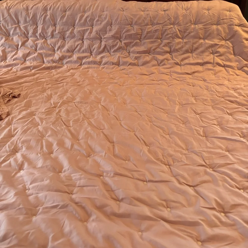 JCPenney HOME mauve/Pink Comforter tufted Bedspread Crochet Full/Queen LIKE NEW